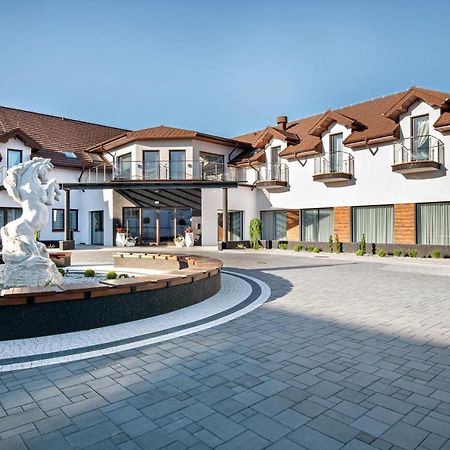 Hotel Sebory Пшасниш Екстер'єр фото