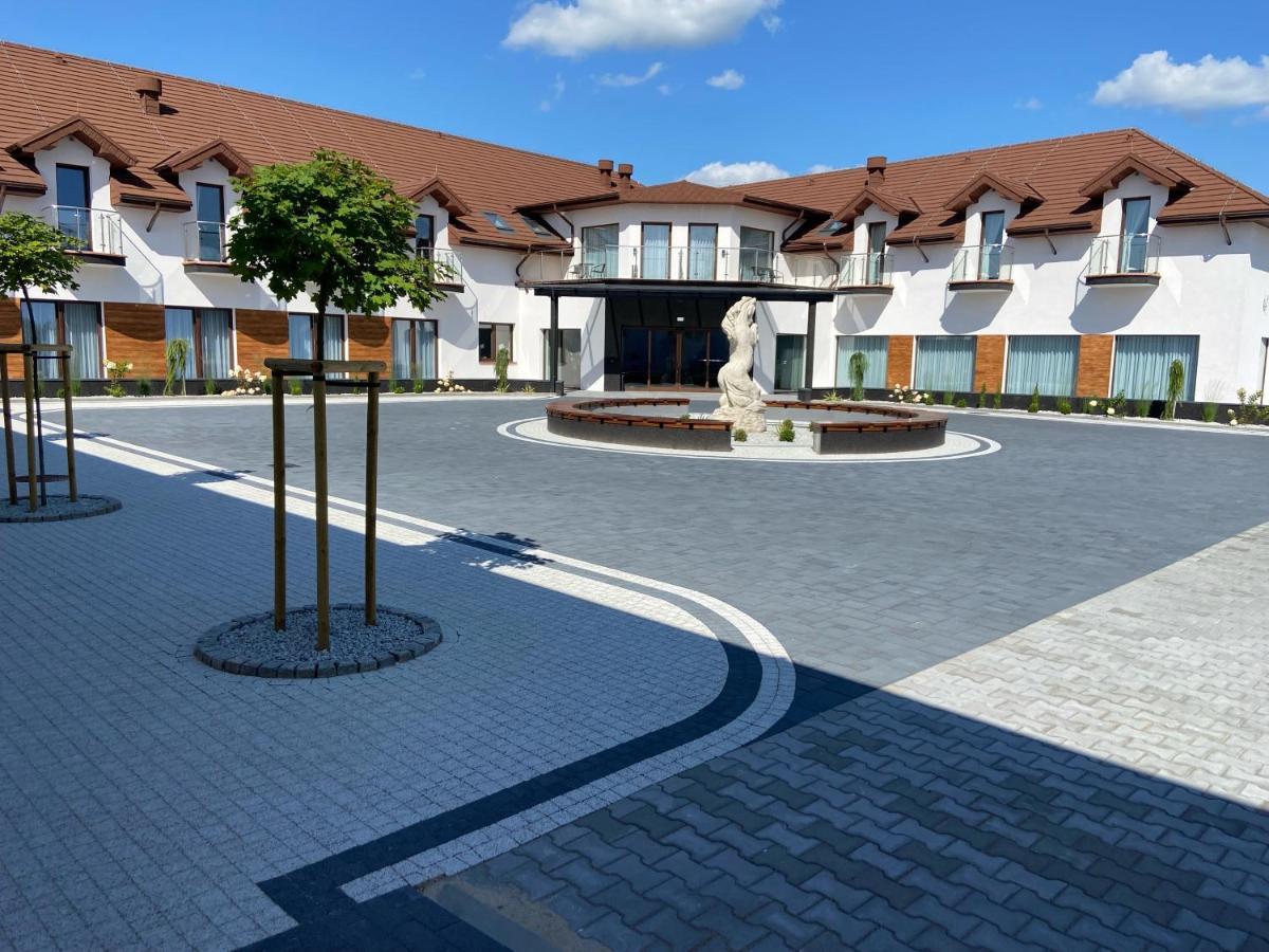 Hotel Sebory Пшасниш Екстер'єр фото