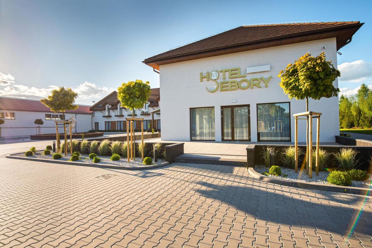 Hotel Sebory Пшасниш Екстер'єр фото